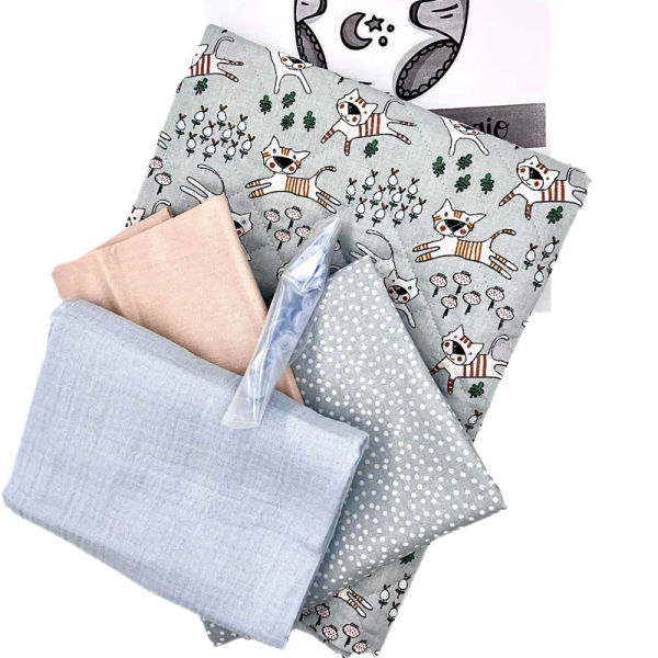 Kit Fasciatoio da Viaggio Gatti Fondo Celeste